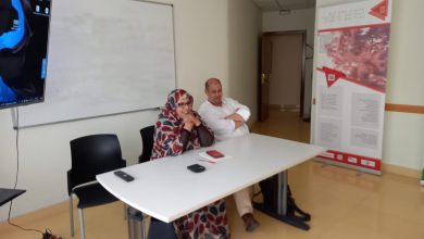 Photo of وزيرة التعاون الصحراوية تقدم محاضرة حول النساء الصحراويات ومقاومة الإحتلال